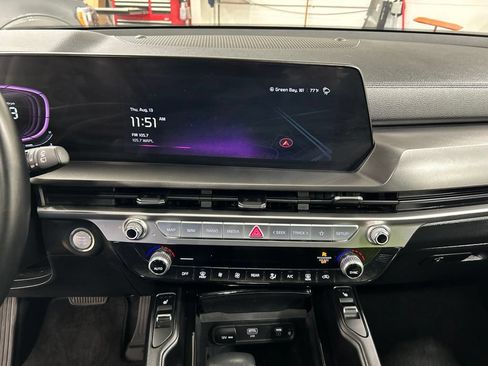 Certified 2024 Kia Telluride S w/ S Sunroof Package AWD/4WD image 19