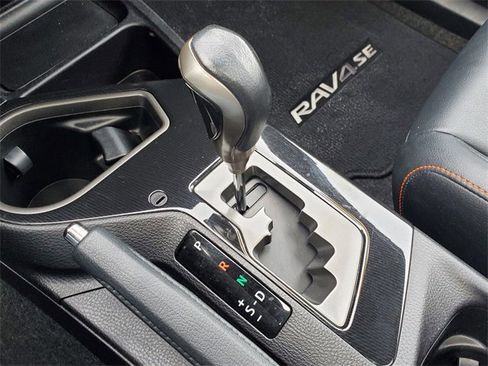 Used 2016 Toyota RAV4 SE image 32