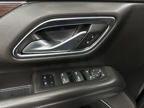 Used 2022 Chevrolet Tahoe Z71 w/ Luxury Package image 17