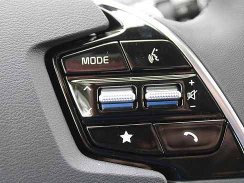 New 2025 Kia Niro EX image 30