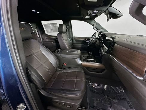 Used 2022 Chevrolet Silverado 1500 High Country w/ High Country Premium Package image 37