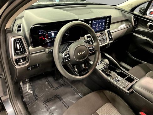 Used 2023 Kia Sorento LX AWD/4WD image 17