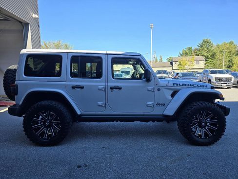Used 2024 Jeep Wrangler Unlimited Rubicon 4xe image 2