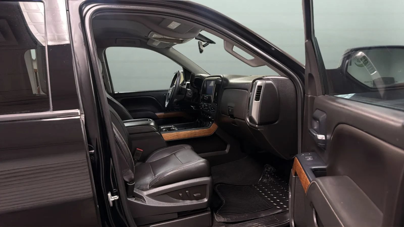 Used 2014 Chevrolet Silverado 1500 LTZ w/ LTZ Plus Package RWD image 21