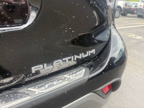 Used 2025 Toyota Highlander Platinum AWD/4WD image 45