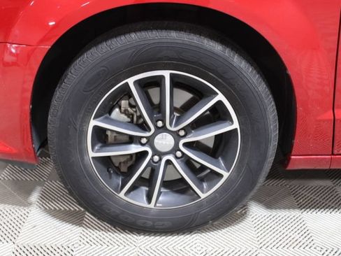 Used 2016 Dodge Grand Caravan R/T FWD image 40