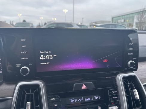 Used 2022 Kia Sorento S w/ Panoramic Sunroof Package image 12