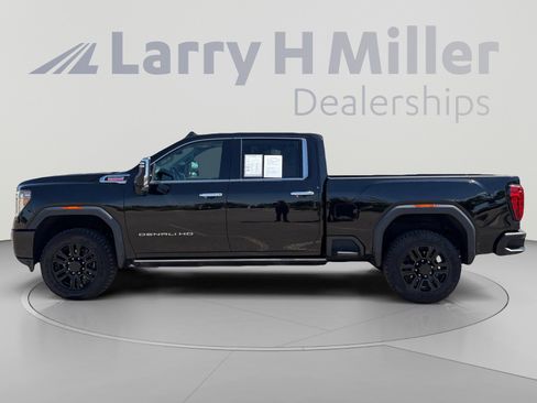 Used 2021 GMC Sierra 2500 Denali w/ Denali Black Diamond Edition AWD/4WD image 3