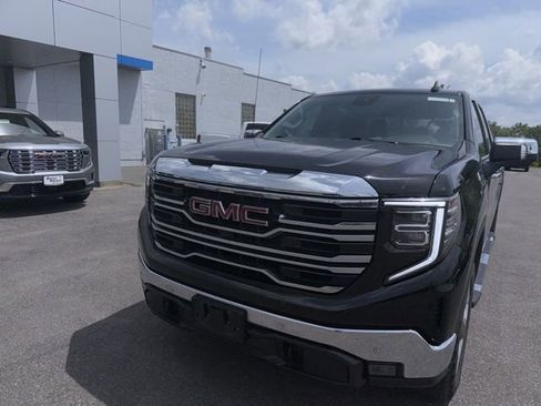 Used 2024 GMC Sierra 1500 SLT w/ SLT Premium Plus Package AWD/4WD image 3