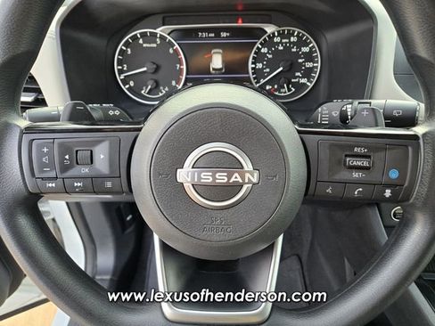 Used 2022 Nissan Rogue SV image 28