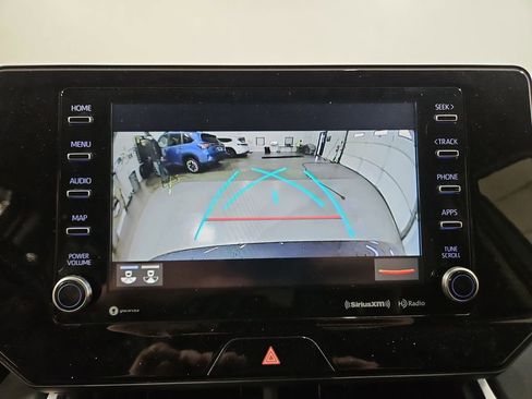 Used 2022 Toyota Venza LE image 21