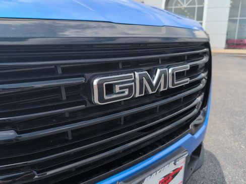 Used 2024 GMC Terrain SLT w/ Elevation Edition AWD/4WD image 11