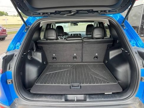 Used 2020 Jeep Cherokee Trailhawk w/ Cold Weather Group AWD/4WD image 24