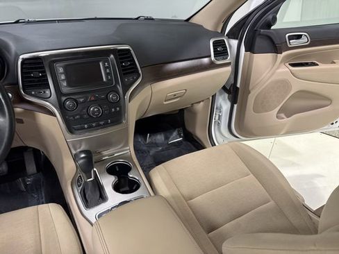 Used 2016 Jeep Grand Cherokee Laredo w/ Quick Order Package 23E AWD/4WD image 21