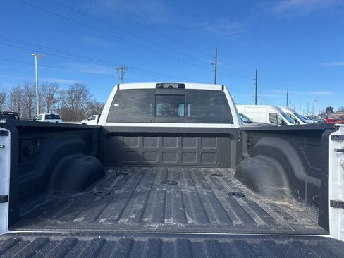 New 2026 RAM 2500 Laramie AWD/4WD image 10