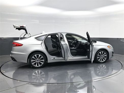 Used 2019 Ford Fusion SE image 58