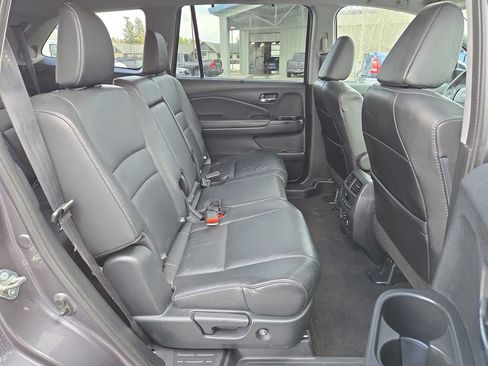 Used 2018 Honda Pilot Touring image 17