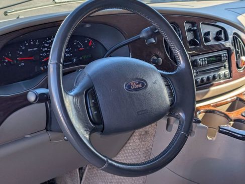 Used 2004 Ford E-150 and Econoline 150 image 12