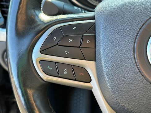 Used 2019 Jeep Cherokee Overland w/ Technology Group image 26