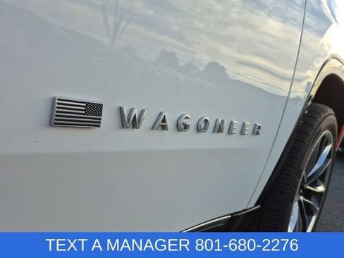 Used 2023 Jeep Wagoneer Series II w/ Premium Group I AWD/4WD image 7
