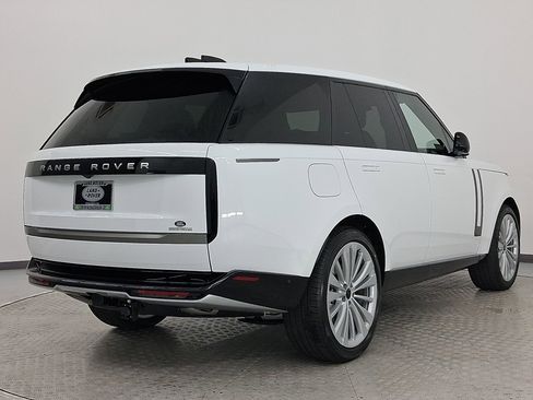 New 2026 Land Rover Range Rover SE image 9