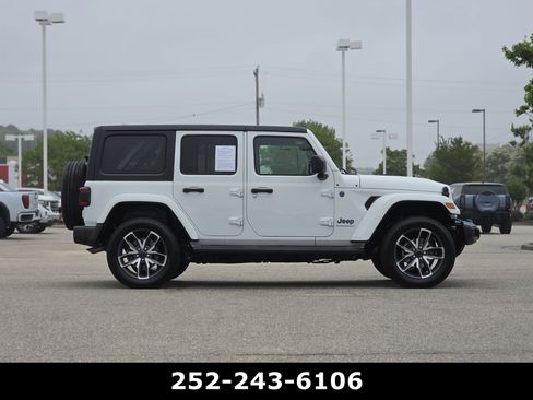 Used 2024 Jeep Wrangler Unlimited w/ Convenience Group AWD/4WD image 7