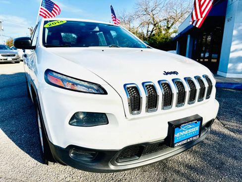 Used 2014 Jeep Cherokee Sport image 7