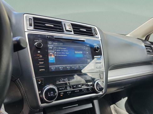 Used 2018 Subaru Outback 2.5i Premium image 11