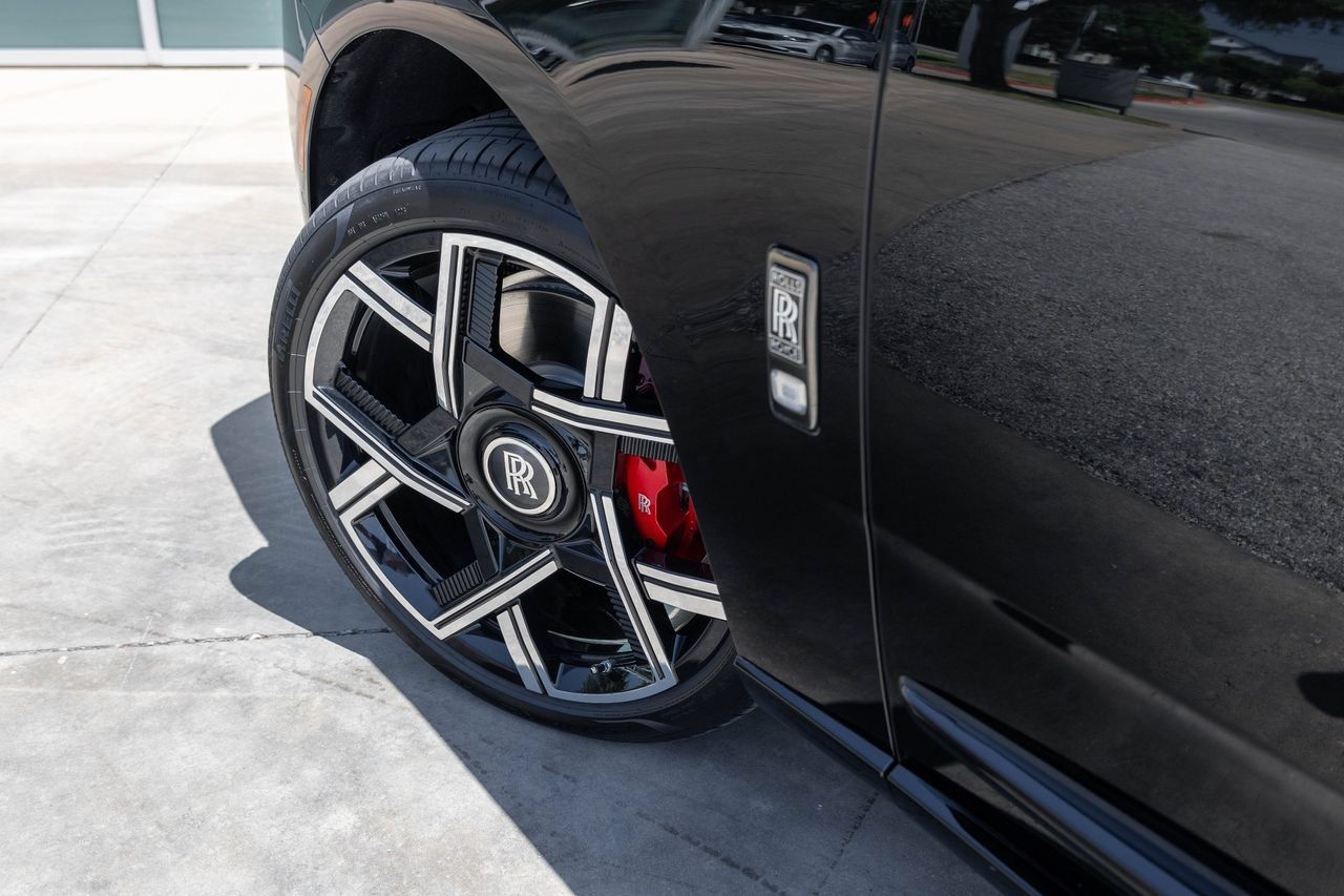 New 2027 Rolls-Royce Cullinan Black Badge AWD/4WD image 12
