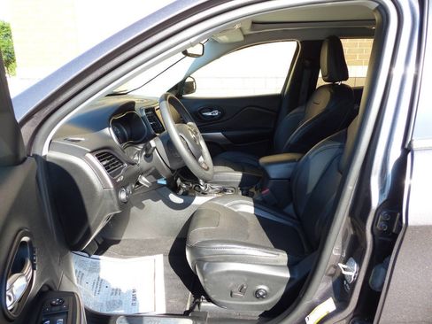 Used 2021 Jeep Cherokee Limited AWD/4WD image 24