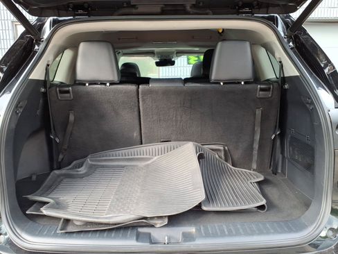 Used 2023 Toyota Highlander XLE AWD/4WD image 16