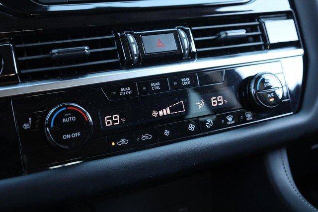 Certified 2025 Nissan Pathfinder SV w/ SV Premium Package FWD image 16