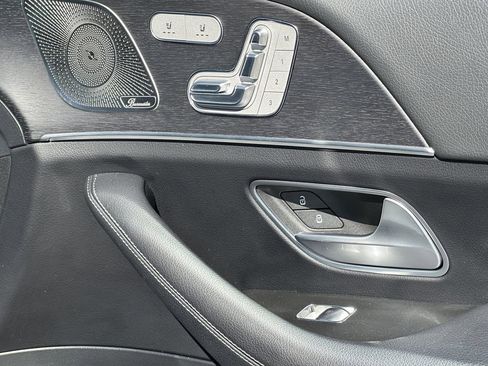 Certified 2025 Mercedes-Benz GLS 450 4MATIC image 17