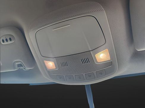 Used 2018 Ford Edge SEL w/ SEL Appearance Package image 58