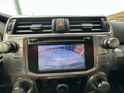 Used 2014 Toyota 4Runner SR5 Premium image 28