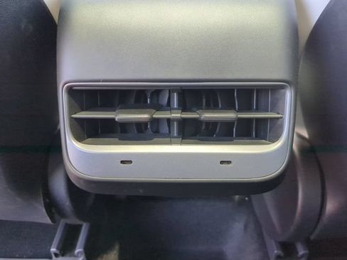 Used 2023 Tesla Model Y Long Range AWD/4WD image 18