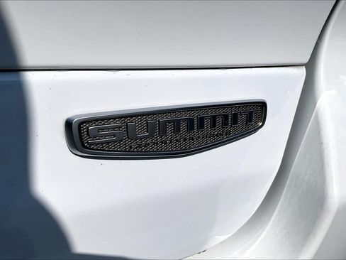 Used 2022 Jeep Grand Cherokee Summit AWD/4WD image 10