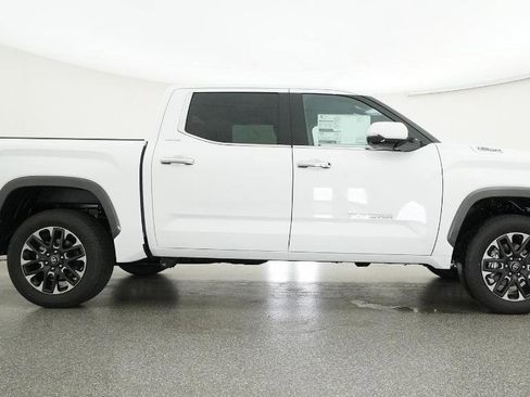 New 2026 Toyota Tundra Limited AWD/4WD image 16