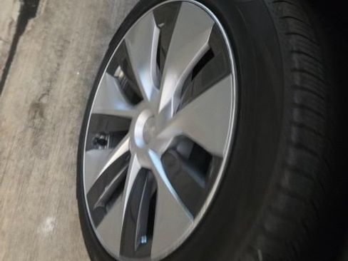 Used 2023 Tesla Model Y Long Range AWD/4WD image 10