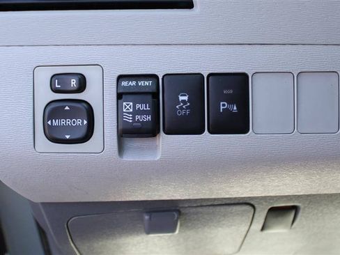 Used 2013 Toyota Sienna XLE w/ Entertainment Pkg FWD image 18