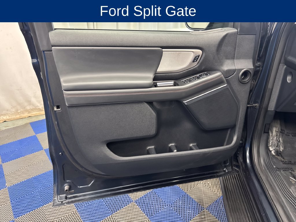 Certified 2025 Ford Expedition Active AWD/4WD image 11