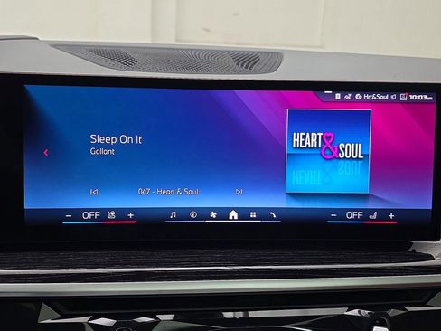 New 2025 BMW X7 M60i w/ Climate Comfort Package image 17