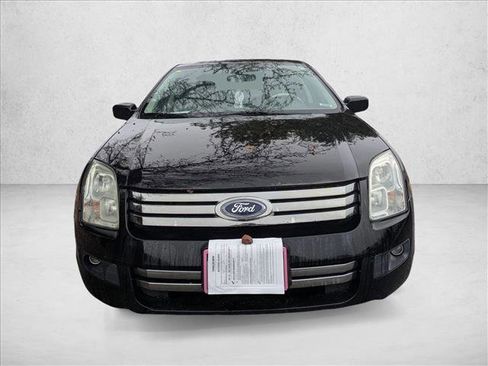 Used 2007 Ford Fusion SE FWD image 2