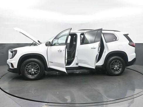 Certified 2026 GMC Acadia Elevation w/ LPO, Floor Liner Package AWD/4WD image 55