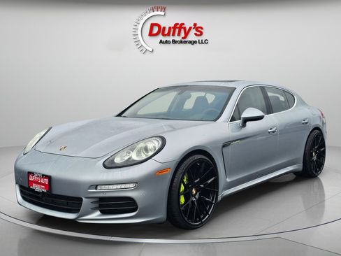 Used 2014 Porsche Panamera S image 3