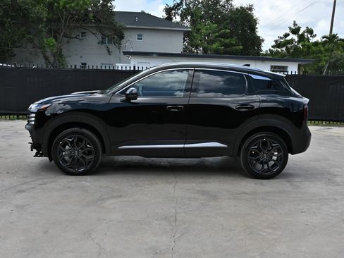 Used 2026 Nissan Kicks SR FWD image 7