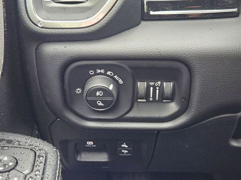 New 2026 RAM 1500 Laramie AWD/4WD image 18