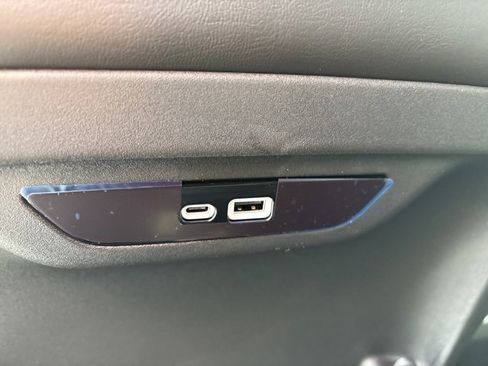 New 2026 Chrysler Pacifica Select w/ S Appearance Package image 17