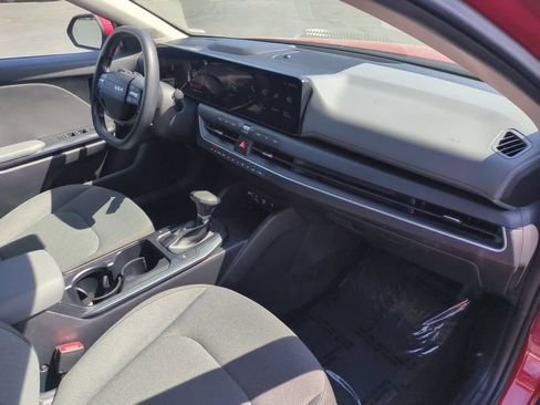 Used 2025 Kia K4 FWD image 30