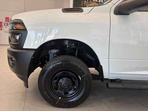 New 2026 RAM 2500 Tradesman AWD/4WD image 10